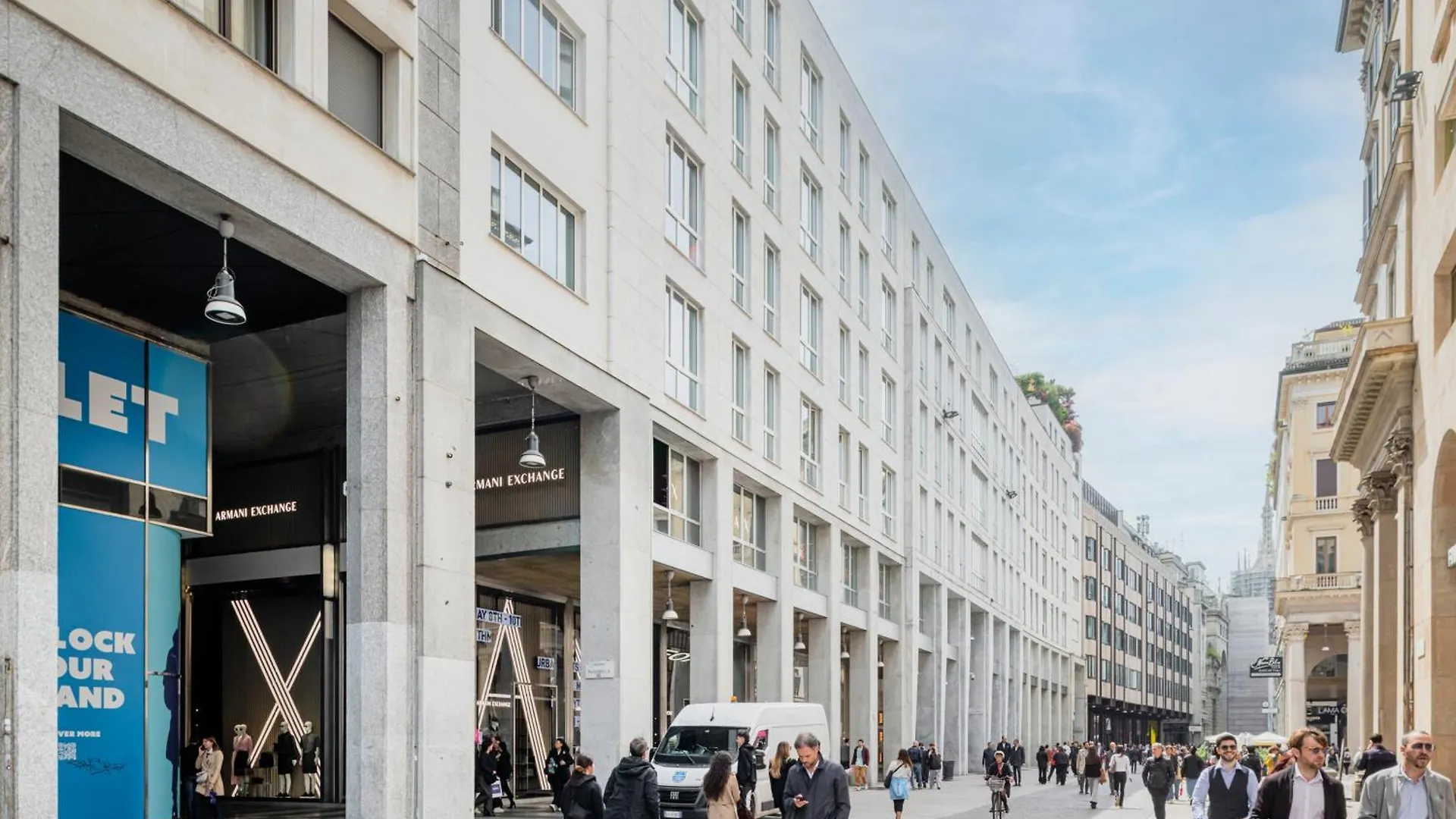 Easylife - Elegante E Rifinito Appartamento Vista Duomo In Piazza San Babila ميلان 0*,  إيطاليا
