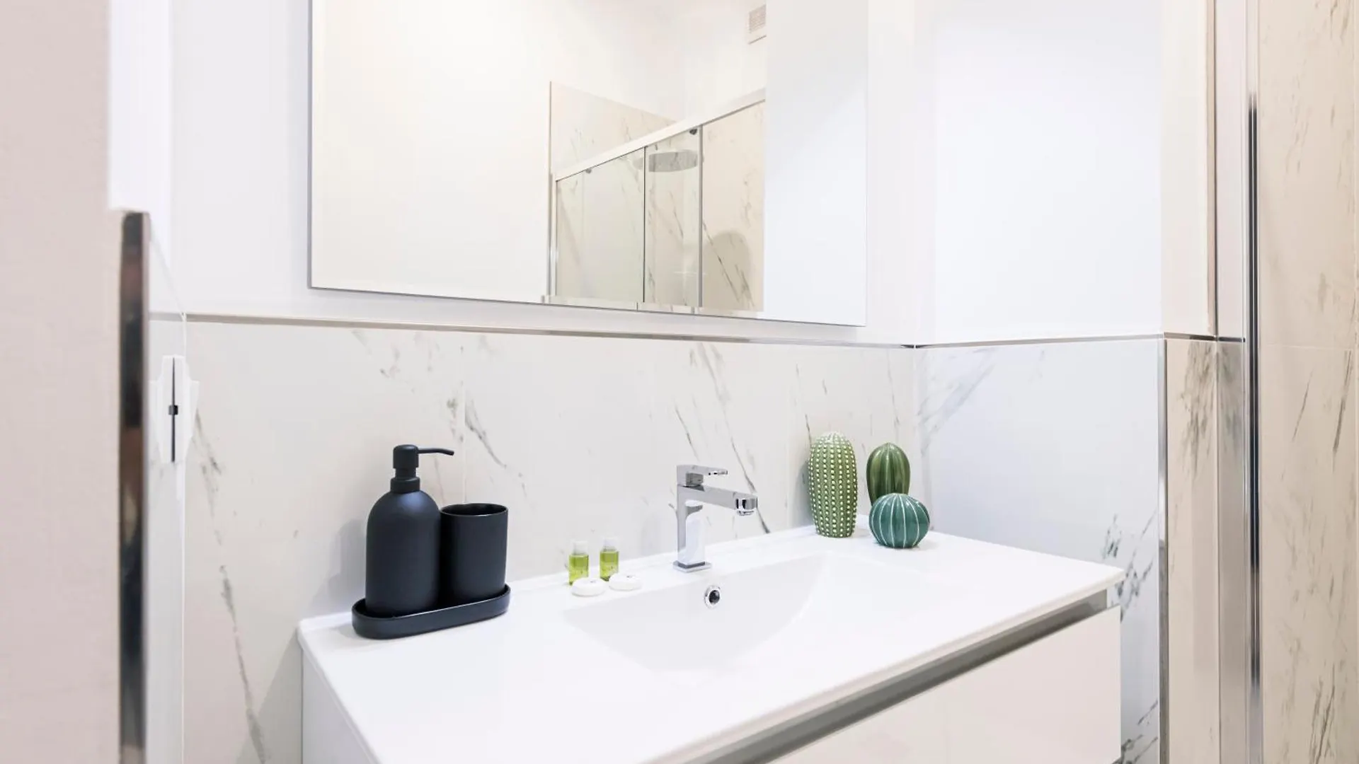 Easylife - Elegante E Rifinito Appartamento Vista Duomo In Piazza San Babila ميلان
