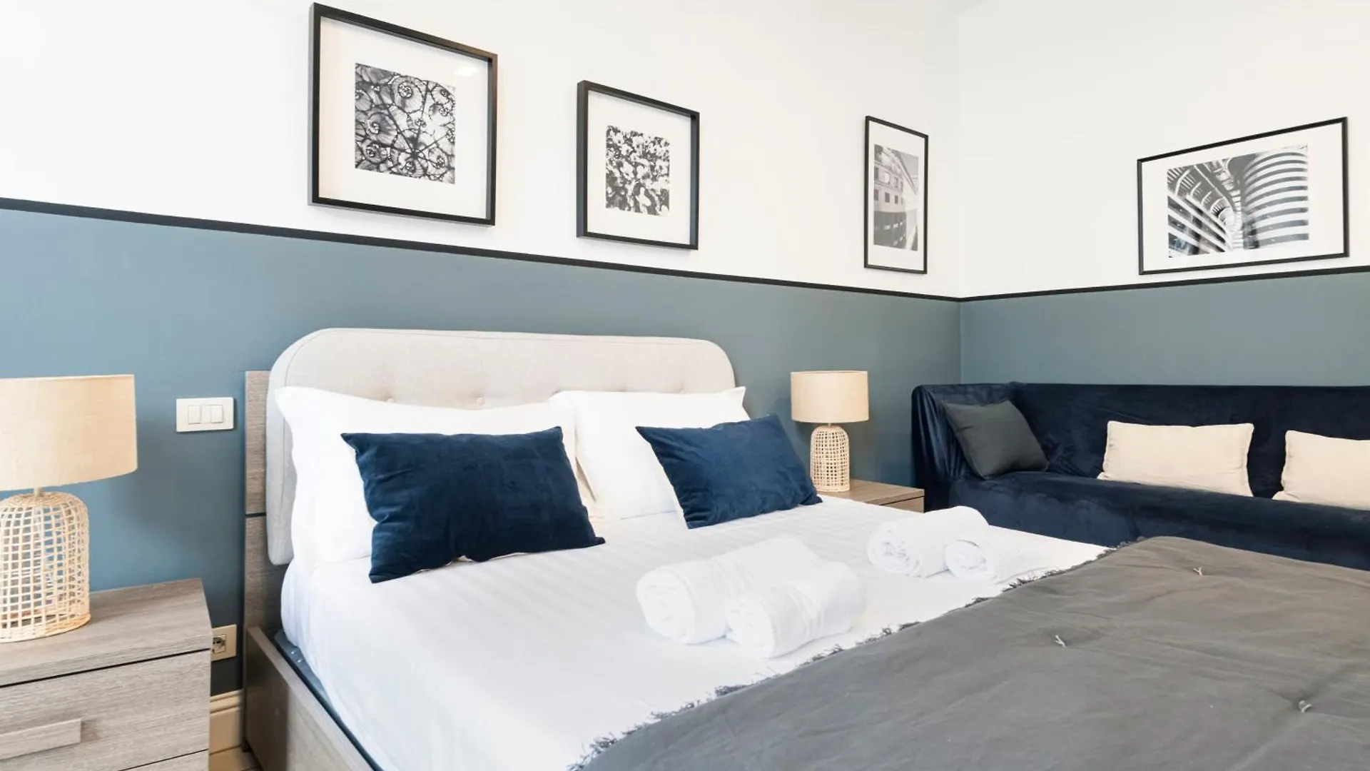 Easylife - Elegante E Rifinito Appartamento Vista Duomo In Piazza San Babila ميلان 0*,  إيطاليا
