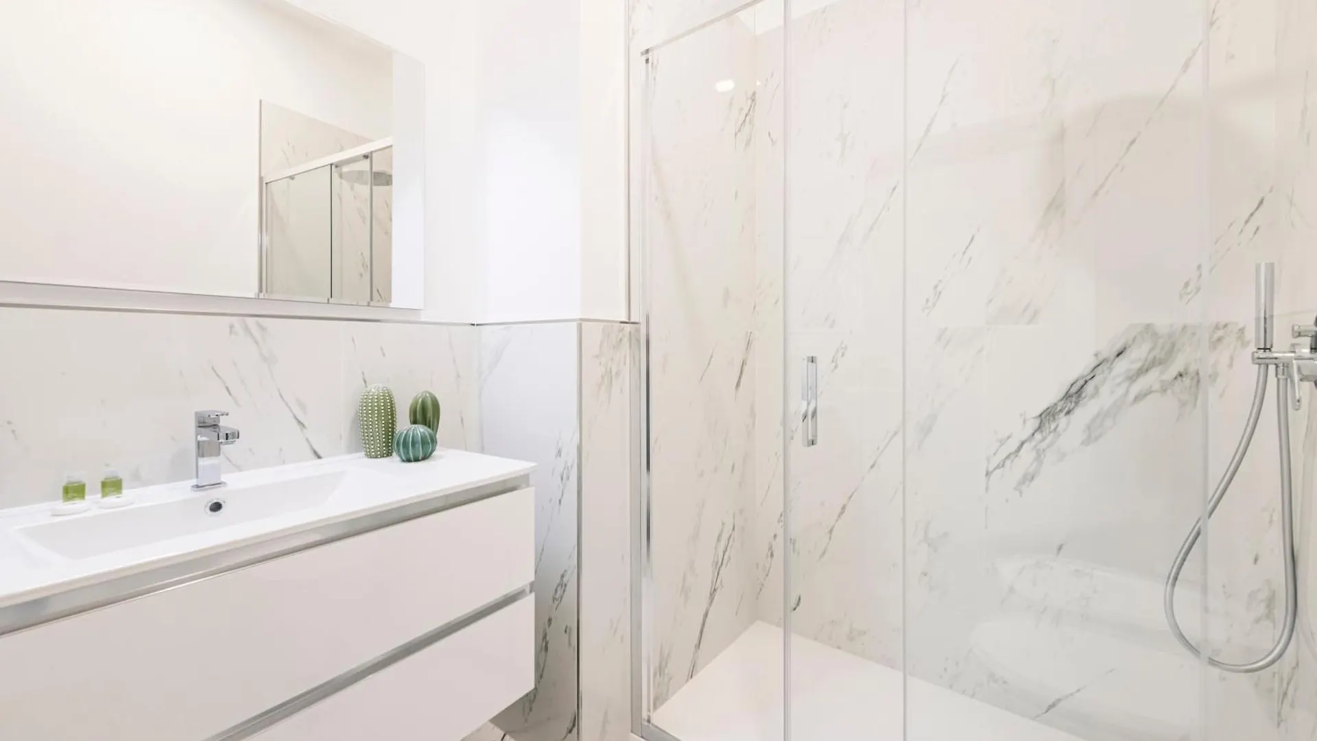 Easylife - Elegante E Rifinito Appartamento Vista Duomo In Piazza San Babila ميلان