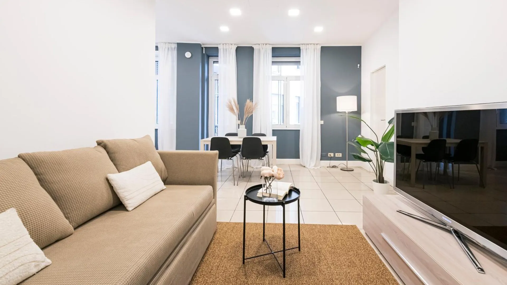 Lägenhet Easylife - Elegante E Rifinito Appartamento Vista Duomo In Piazza San Babila Milano